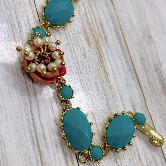 NEW Attic Treasure Beaded Bracelet - Picture 2 of 10